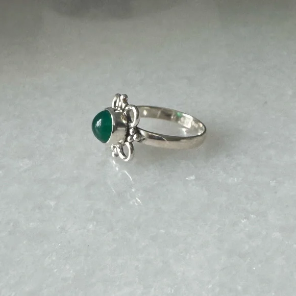 NWOT Sundance Clover Ring, Green Onyx, Sterling Silver